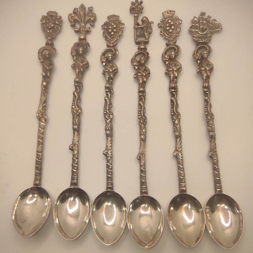 Elegant Silver Plated Decorative Spoons Set